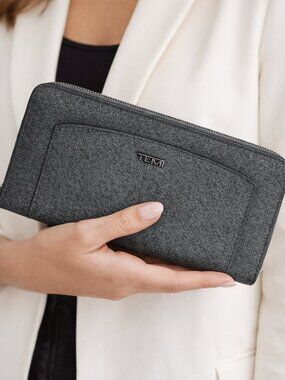 TUMI Sinclair SLG Zip-Around Continental Wallet Earl Grey RFID